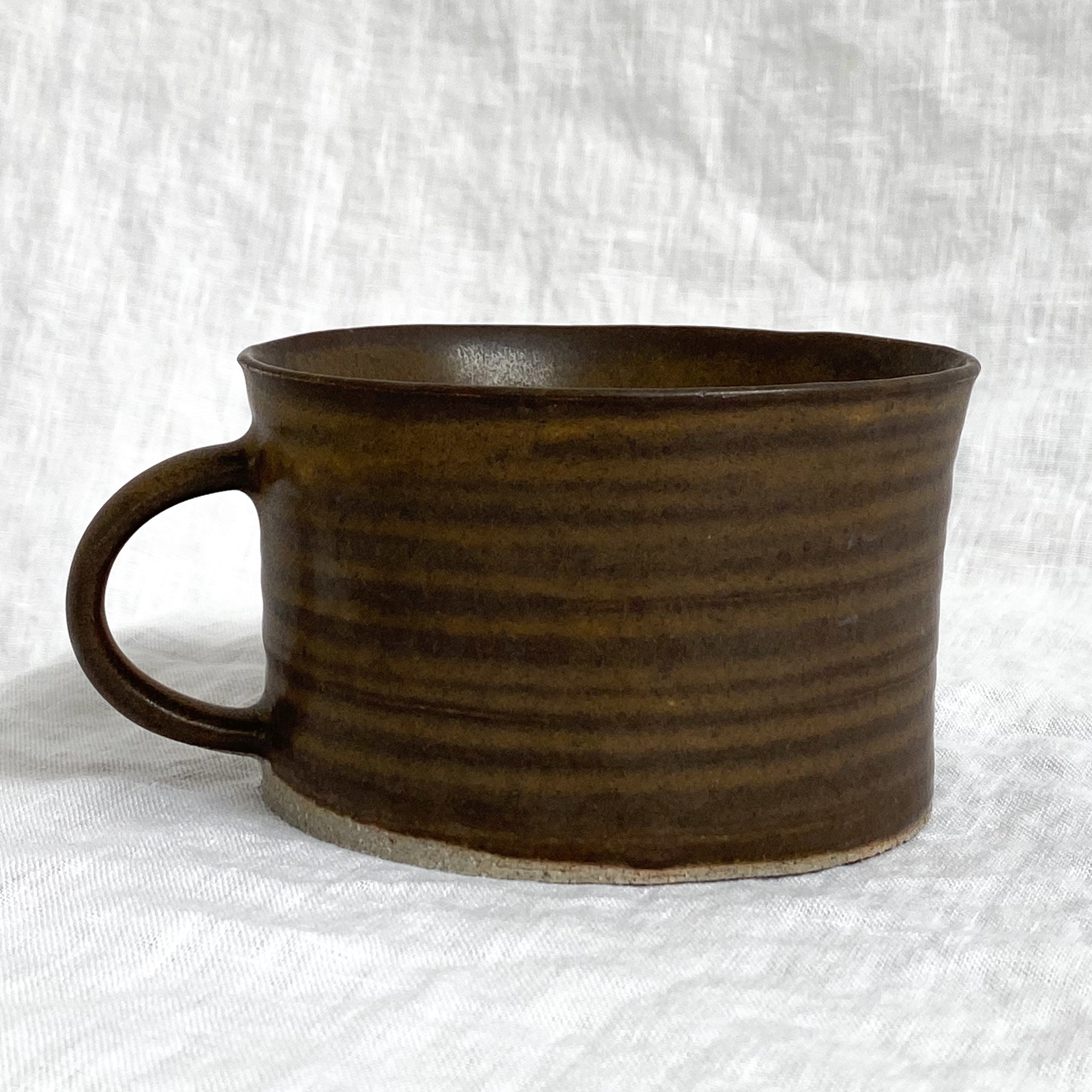 brown eggshell mug